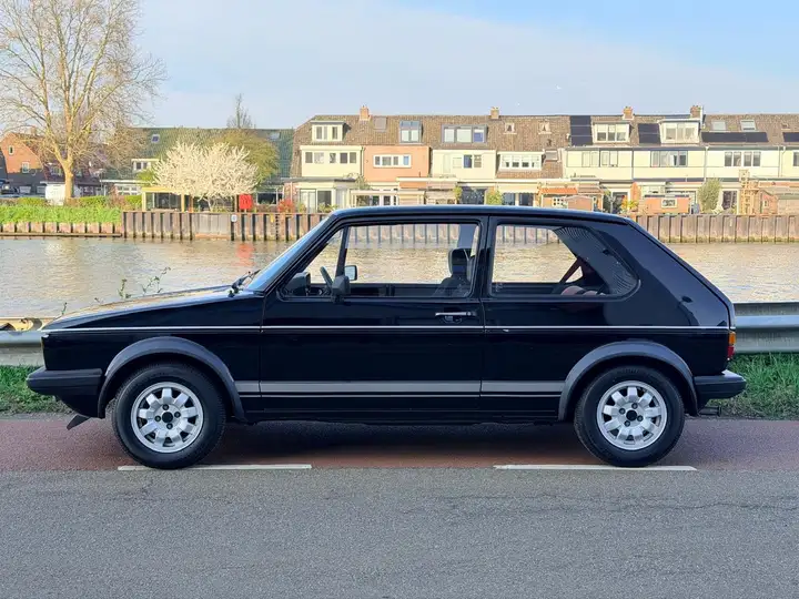Volkswagen Golf 1