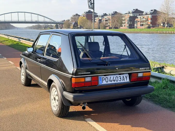 Volkswagen Golf 1