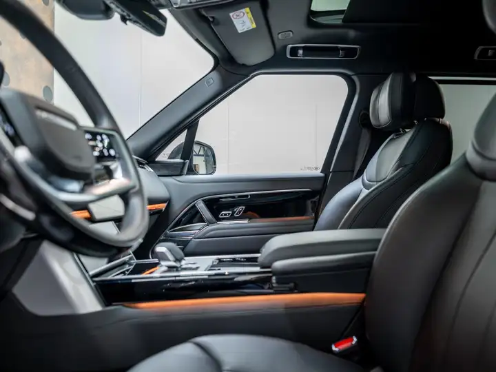 Car image 8