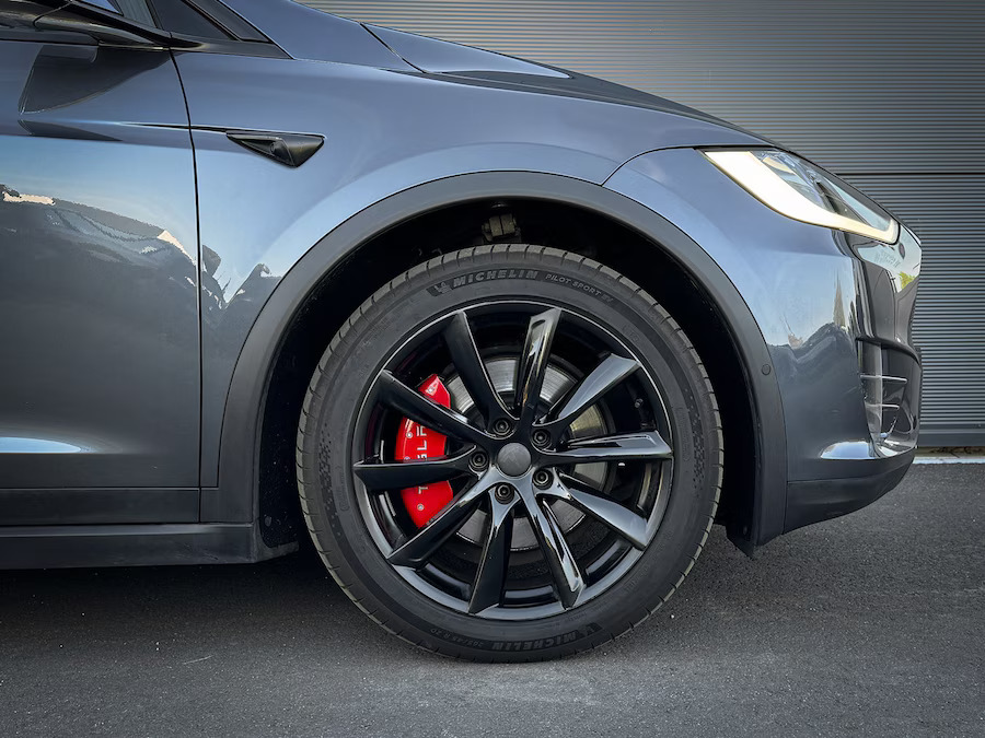 Car image 8